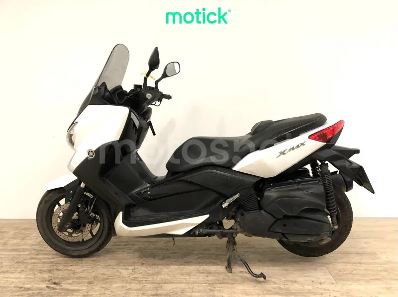 Yamaha XMAX 400 - Vista 6