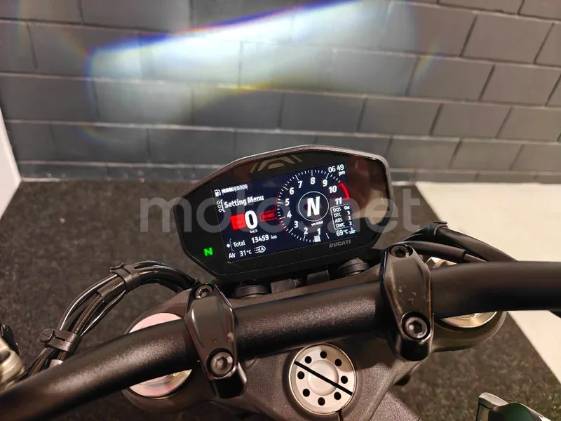 Ducati Monster - Vista 8