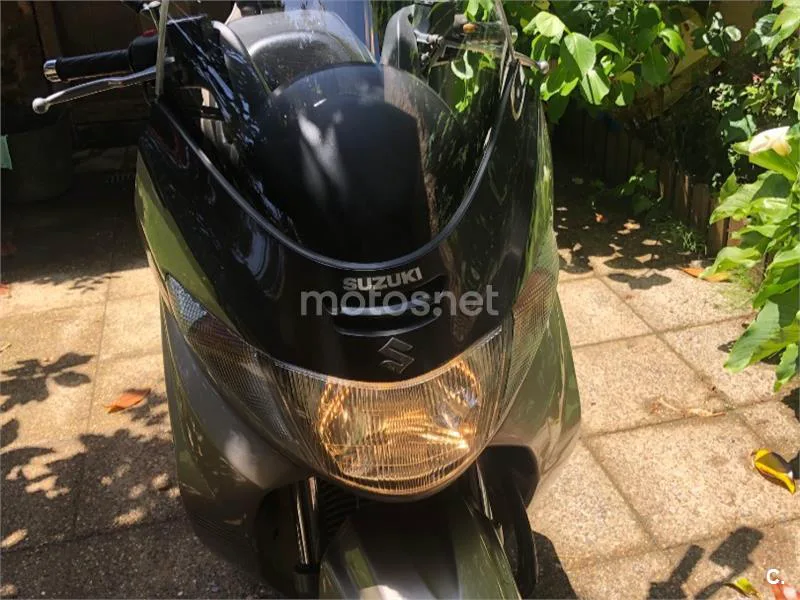 Suzuki Burgman 250 1900 € 1999 León - 1
