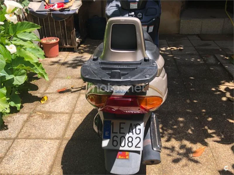 Suzuki Burgman 250 - Vista 11
