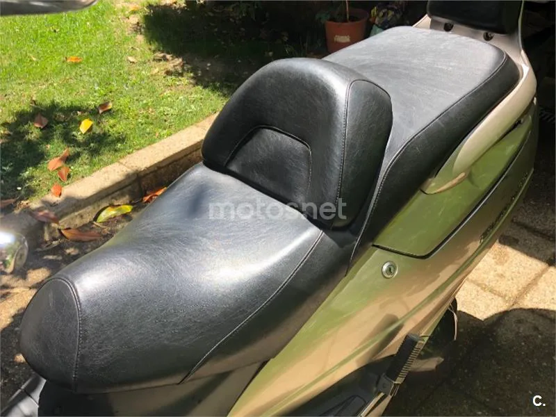 Suzuki Burgman 250 - Vista 3