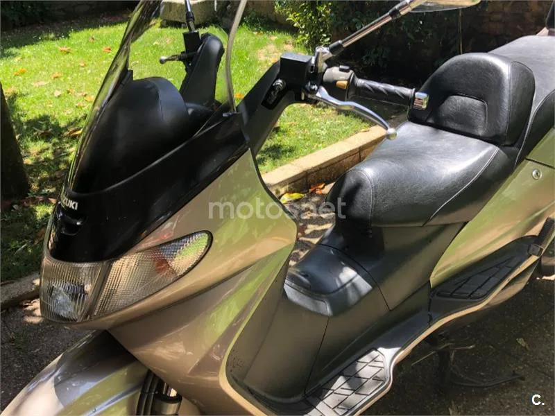 Suzuki Burgman 250 - Vista 9