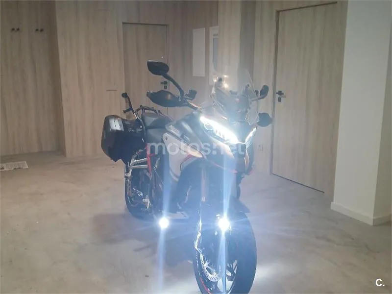 Ducati Multistrada V4 - Vista 8