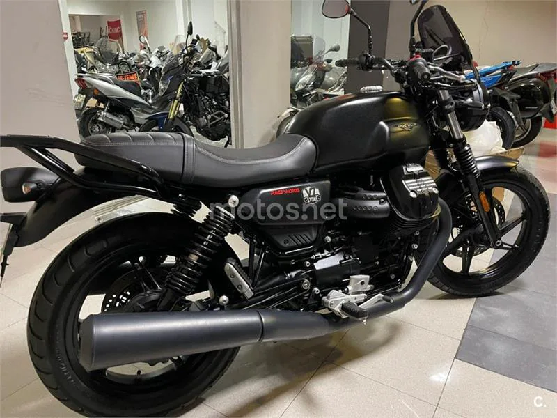 Moto Guzzi V7 – Vista 3