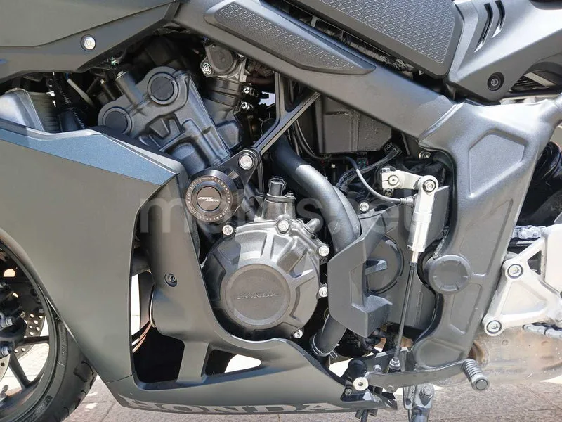 Honda CBR650R - Vista 9