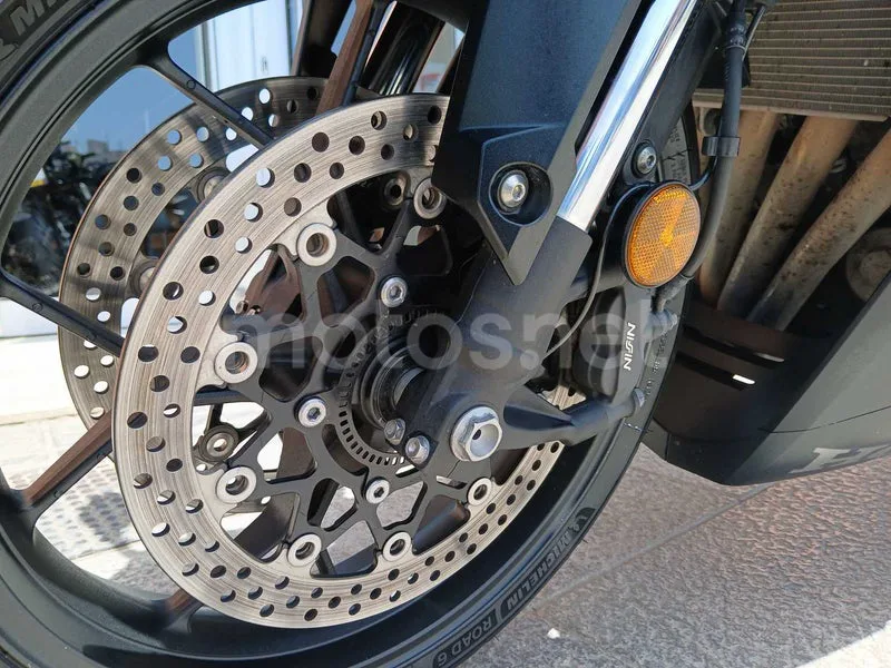 Honda CBR650R - Vista 10
