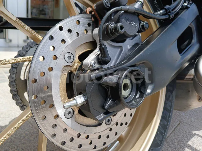Yamaha XSR700 - Vista 9