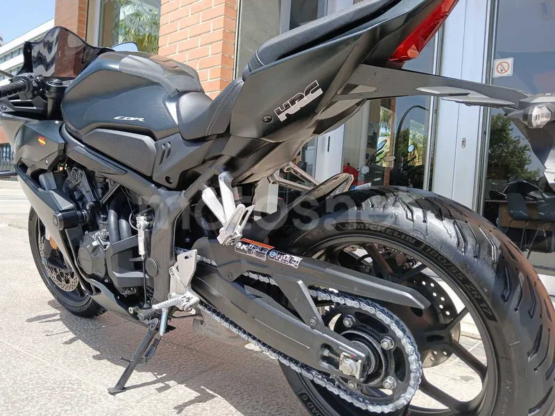 Honda CBR650R - Vista 13