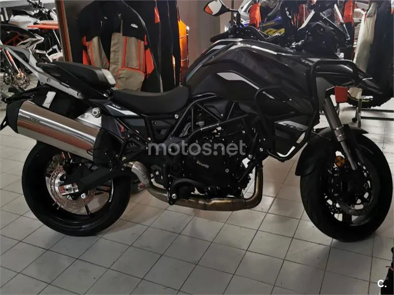 Benelli TRK 702 - Vista 3