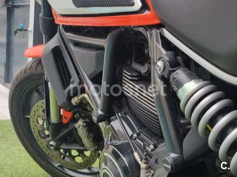 Ducati Scrambler - Vista 4