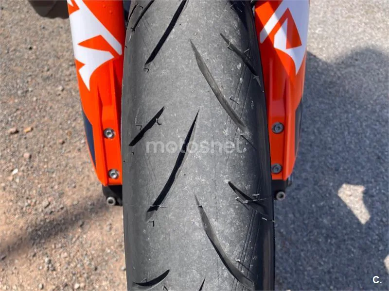 KTM 690 SMC R – Vista 11