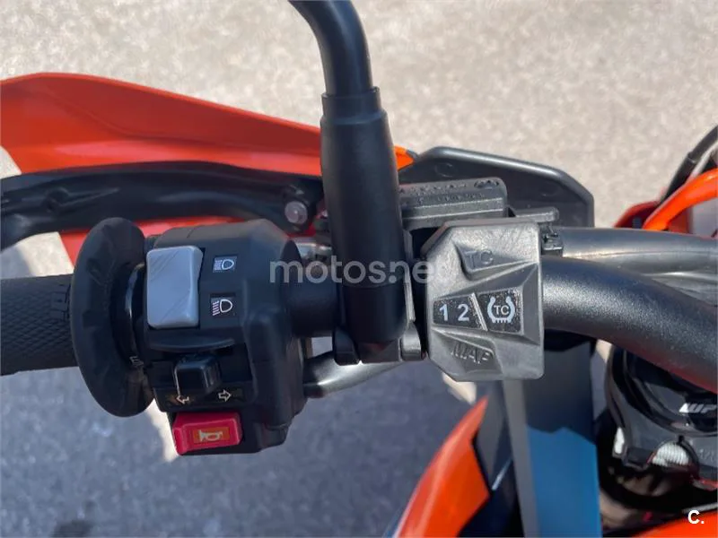 KTM 690 SMC R – Vista 12