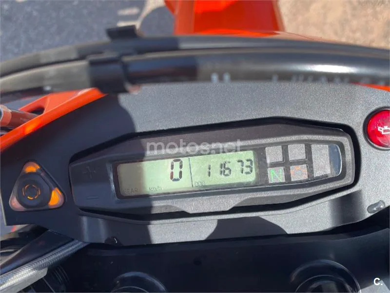 KTM 690 SMC R – Vista 13