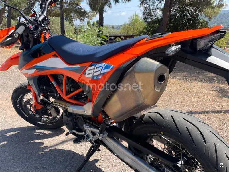 KTM 690 SMC R – Vista 3