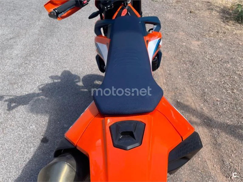 KTM 690 SMC R – Vista 5