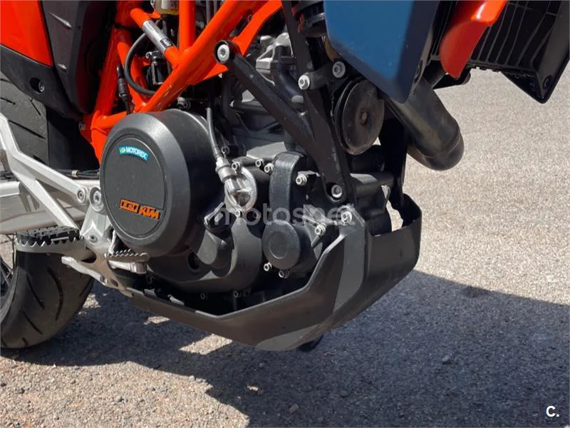 KTM 690 SMC R – Vista 9