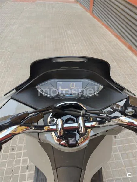 Honda PCX125 - Vista 5