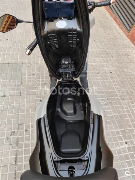 Honda PCX125 - Vista 6