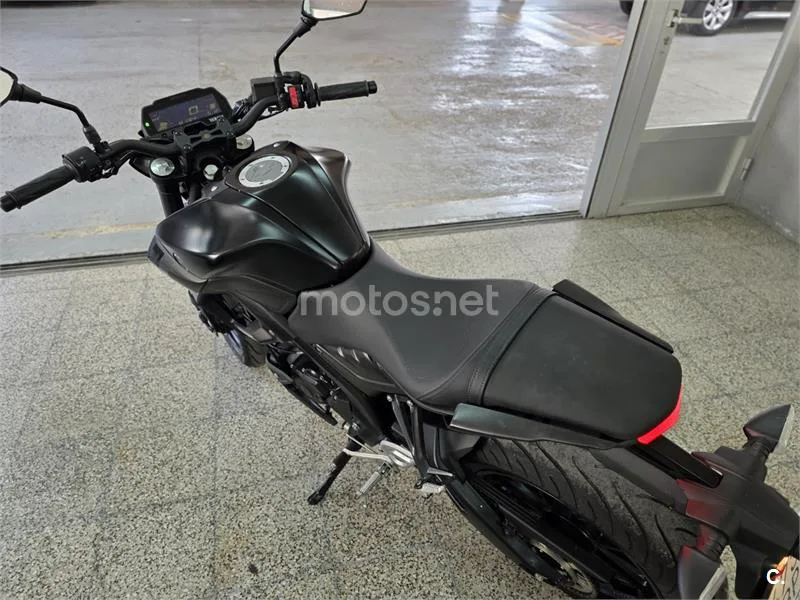 Yamaha MT-125 – Vista 9