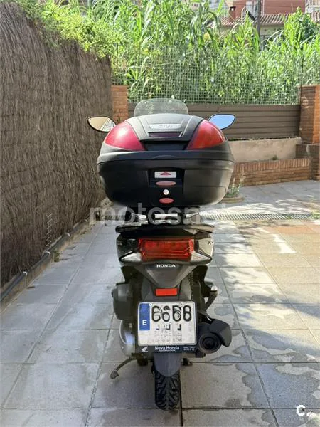 Honda PCX125 - Vista 3