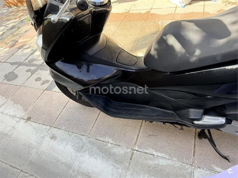 Honda PCX125 - Vista 6