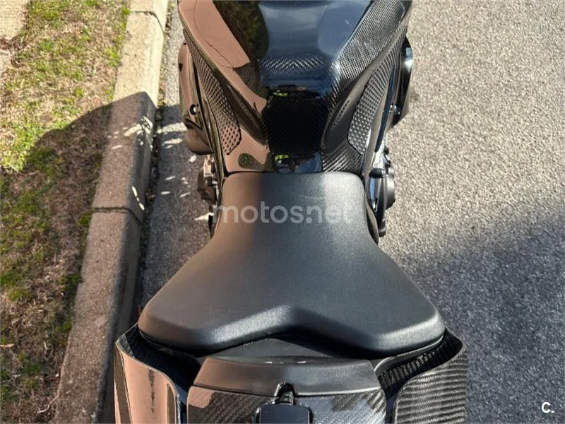 Yamaha R1 – Vista 6