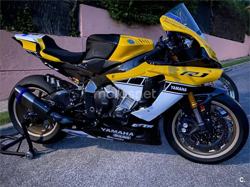 Yamaha R1 – Vista 8