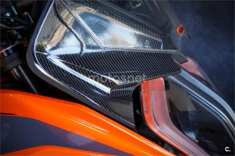 KTM 1290 Super Duke GT - Vista 11