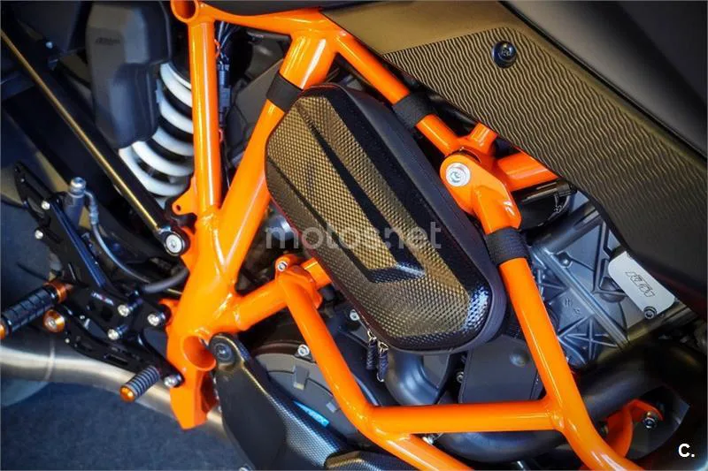 KTM 1290 Super Duke GT - Vista 12