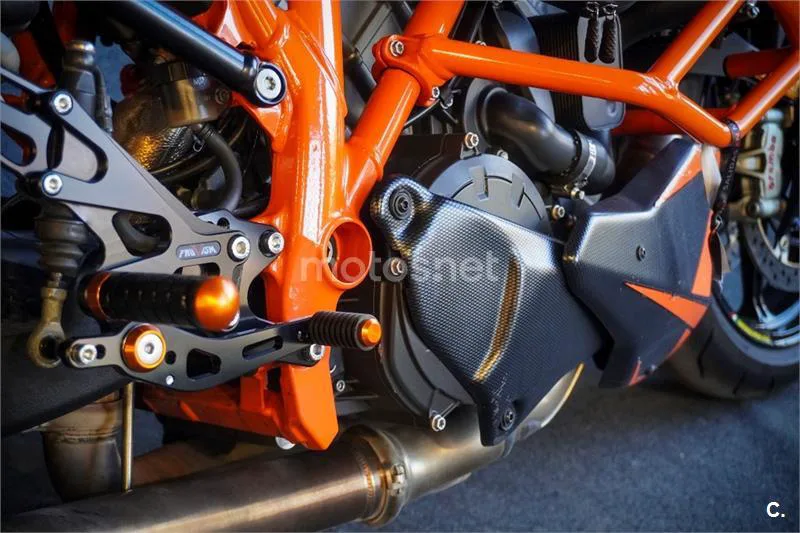 KTM 1290 Super Duke GT - Vista 15