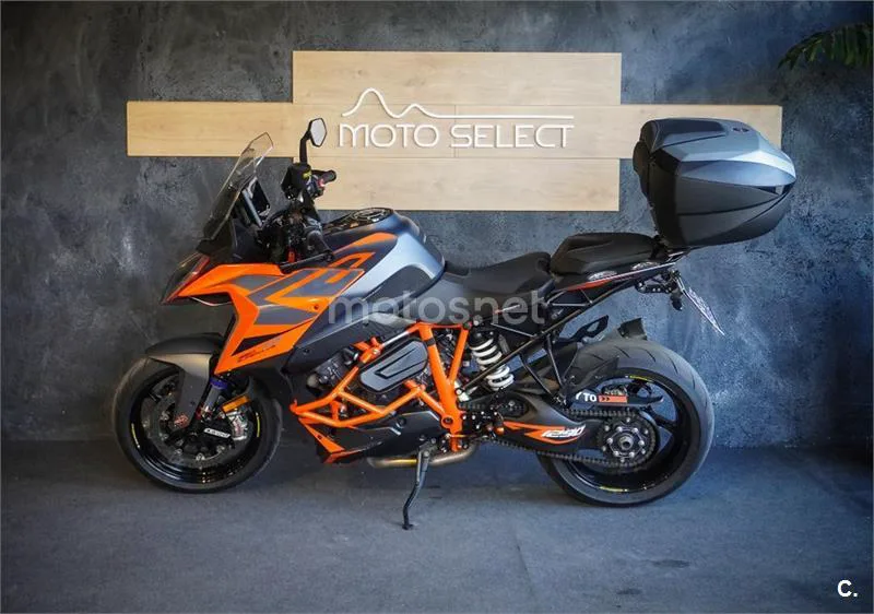 KTM 1290 Super Duke GT - Vista 19