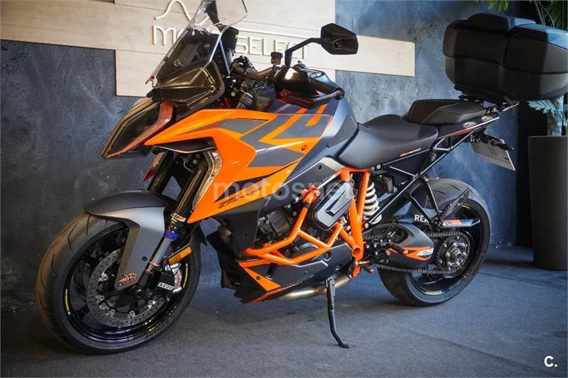 KTM 1290 Super Duke GT - Vista 20