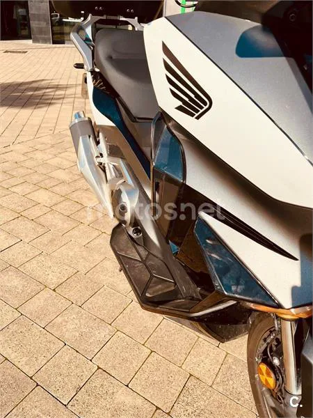 Honda Forza 750 - Vista 4