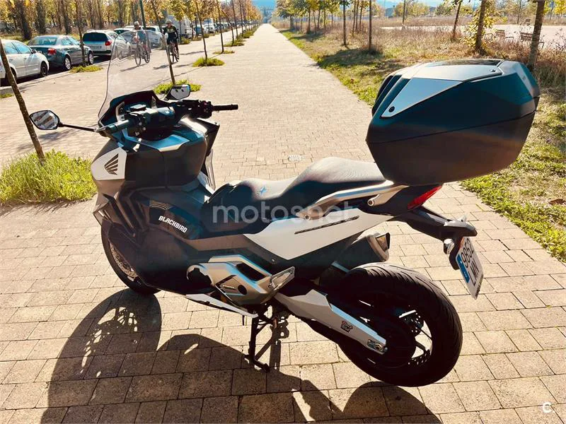 Honda Forza 750 - Vista 6