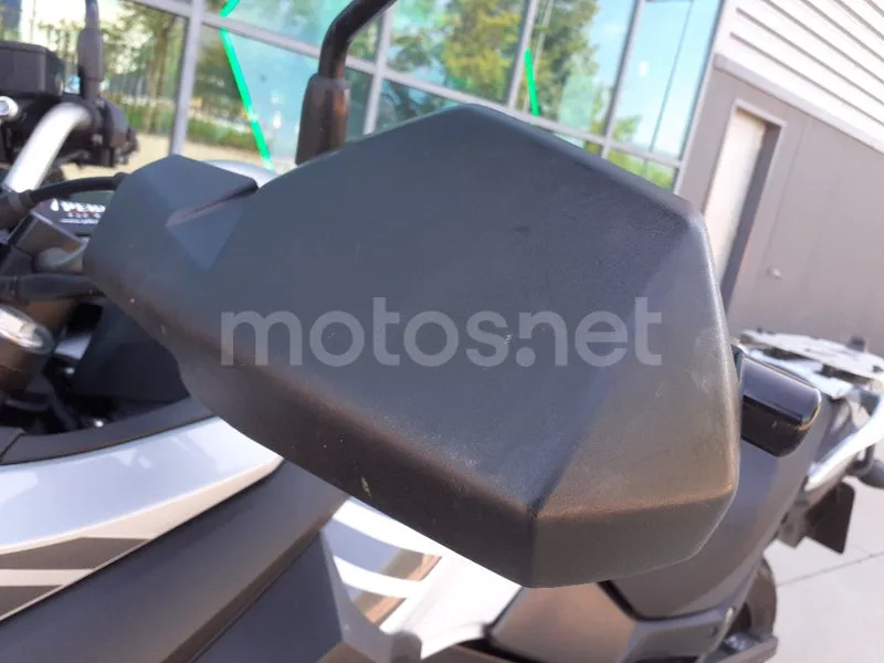Suzuki V-Strom 650 - Vista 13