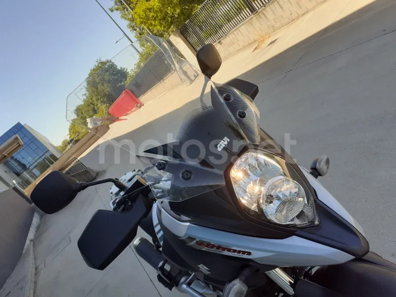 Suzuki V-Strom 650 - Vista 14