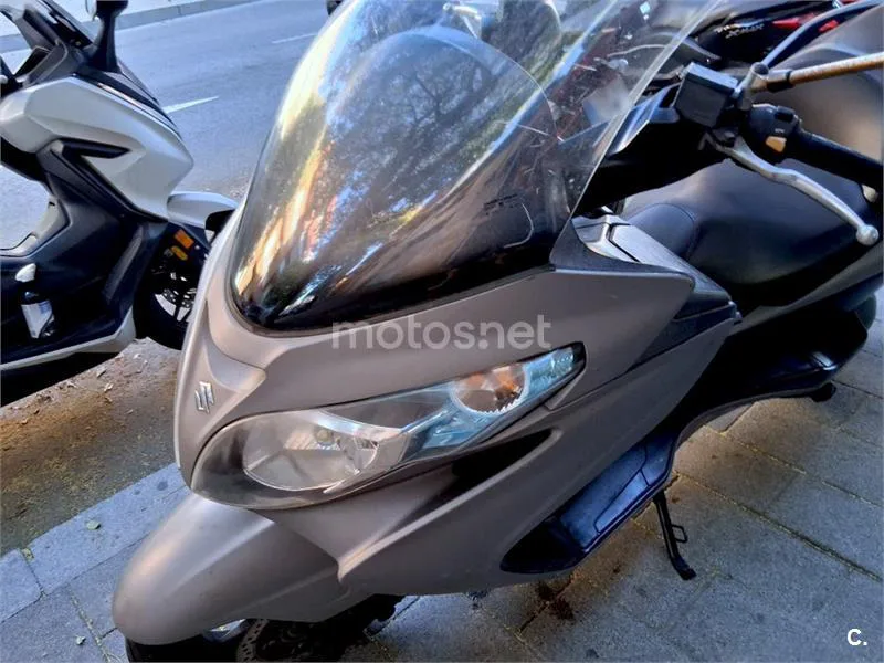 Suzuki Burgman 400 - Vista 13