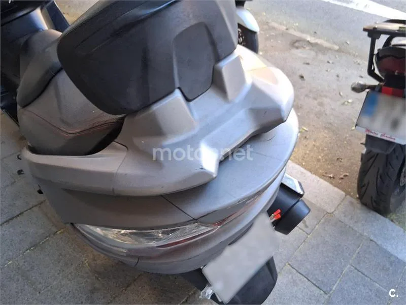 Suzuki Burgman 400 - Vista 16
