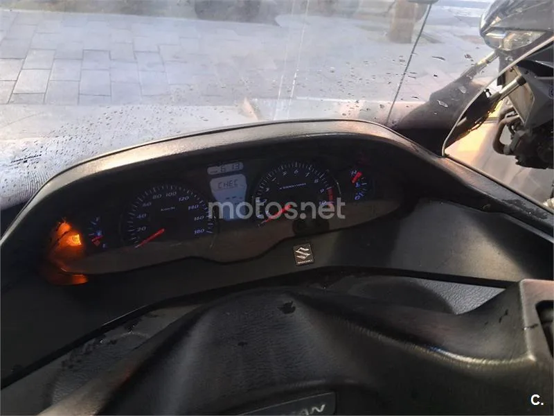 Suzuki Burgman 400 - Vista 7