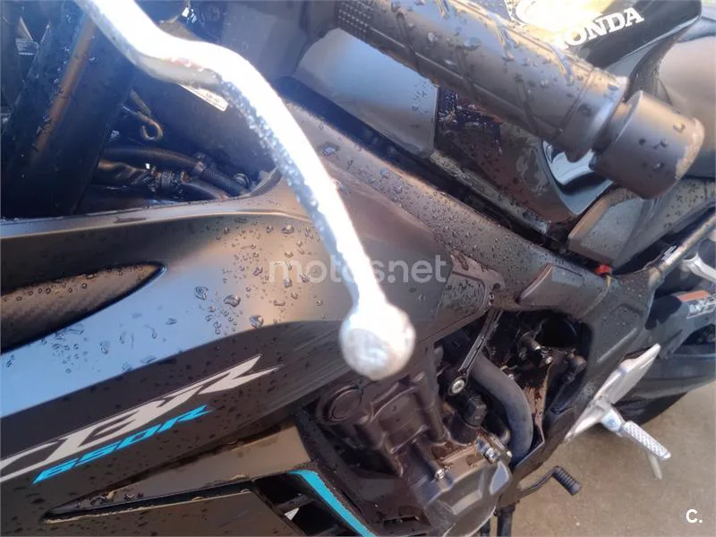 Honda CBR650R - Vista 6
