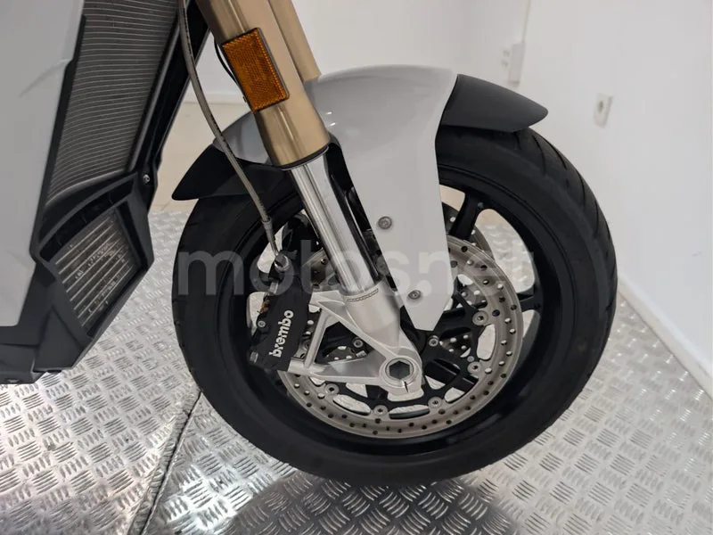 BMW S 1000 XR - Vista 23