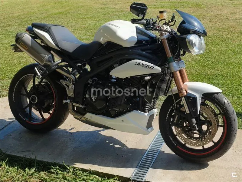 Triumph Speed Triple - Vista 4