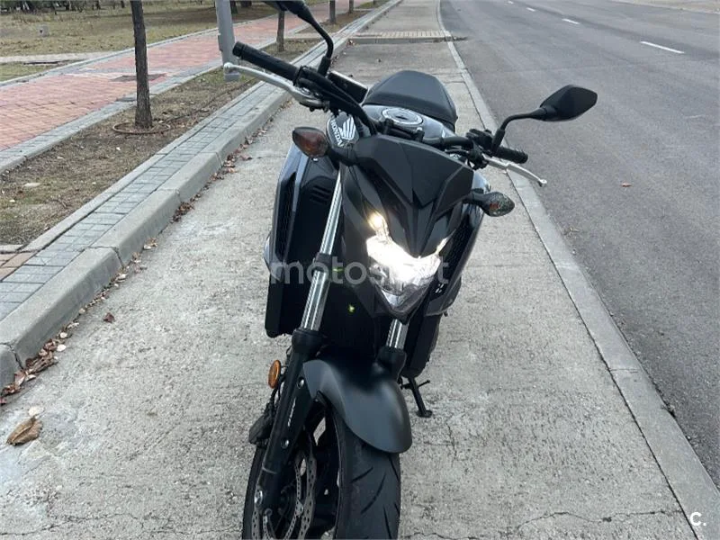 Honda CB650F - Vista 5
