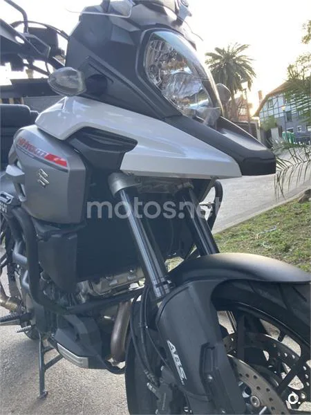 Suzuki V-Strom 1000 - Vista 3