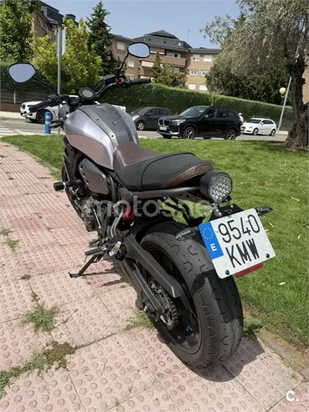 Yamaha XSR 700 – Vista 7
