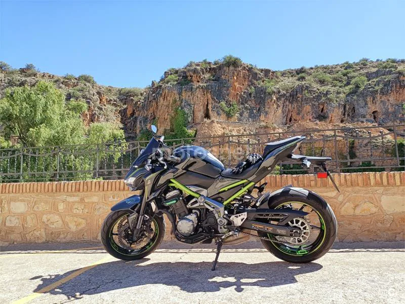 Kawasaki Z900 - Vista 4