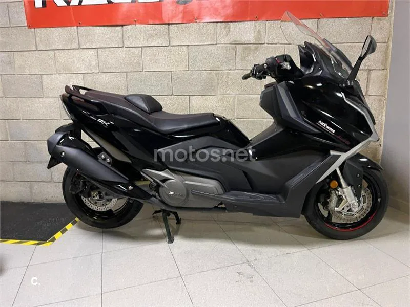 Kymco AK 550 - Vista 4