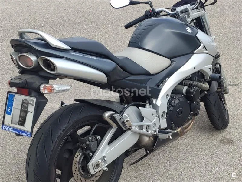 Suzuki GSR600 - Vista 3