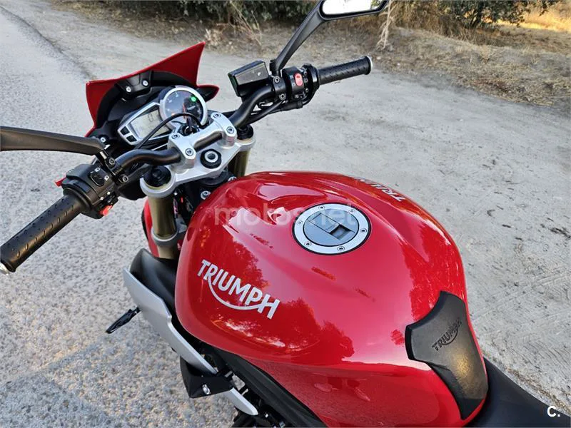 Triumph Street Triple - Vista 9