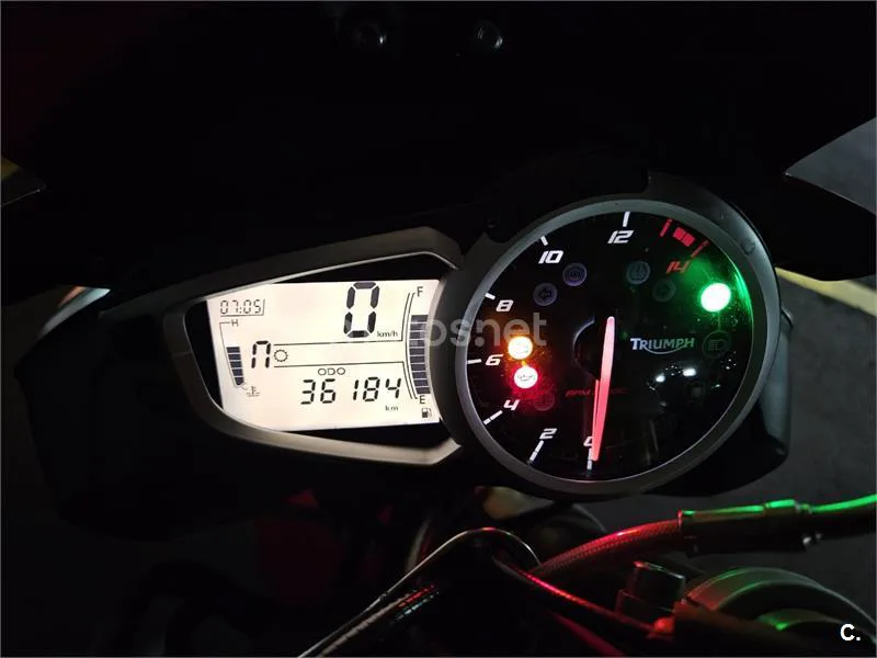 Triumph Street Triple - Vista 10